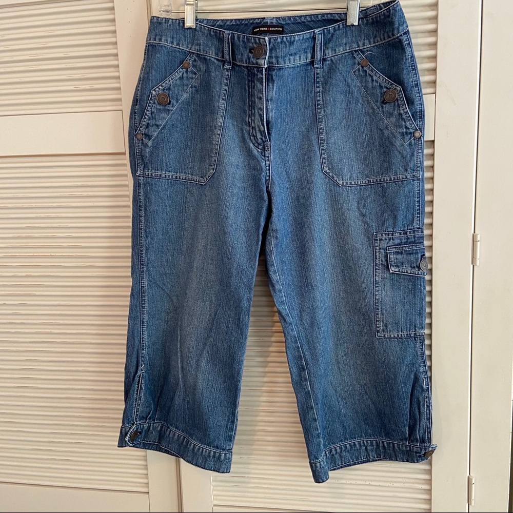 New York & Company Cargo Capri Jeans